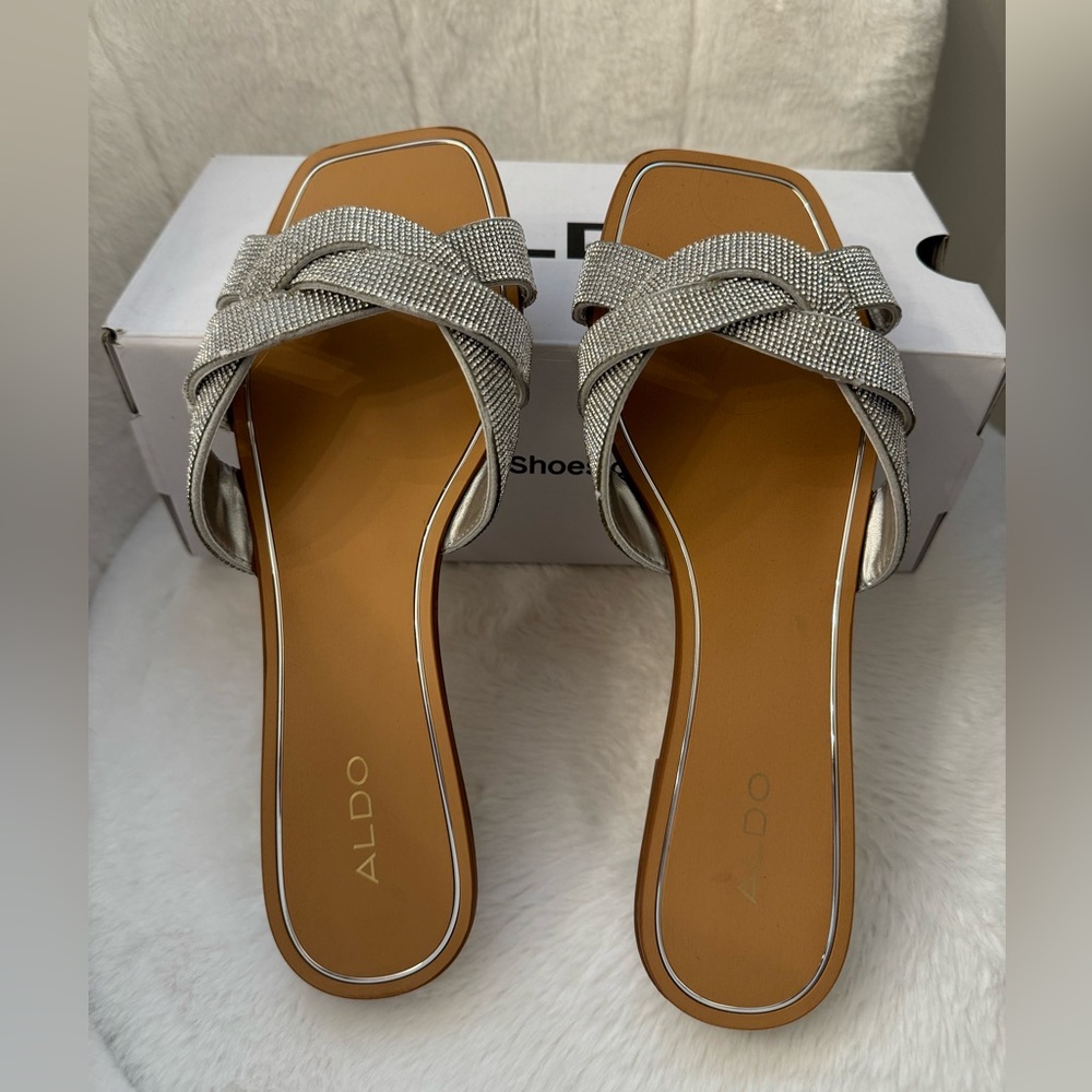 ALDO Coredith Silver Women’s Flat Sparkle Sandals. New in Box. Size 8.5.